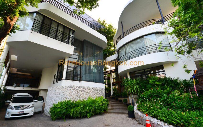 Luxury 3 Bedroom House for Rent in Compound Phrom Phong