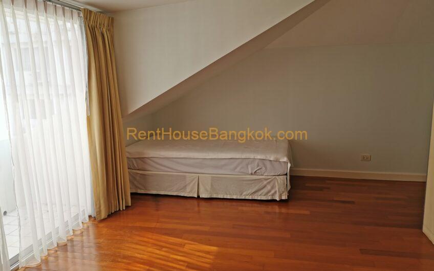 4 bedroom house near BTS Phrom Phong