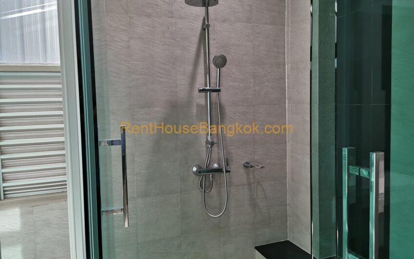 4 bedroom house for rent Phrom Phong